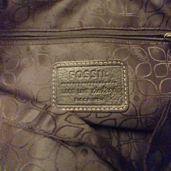 *SOLD*  Fossil purse - Picture 6 of 8
